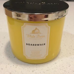 White barn boardwalk candle